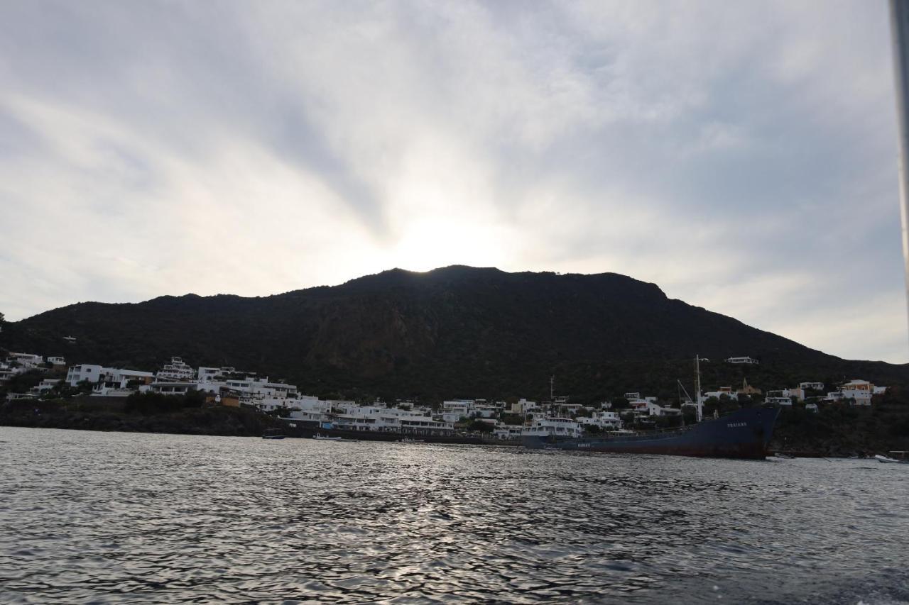 Art B&B Panarea Buitenkant foto