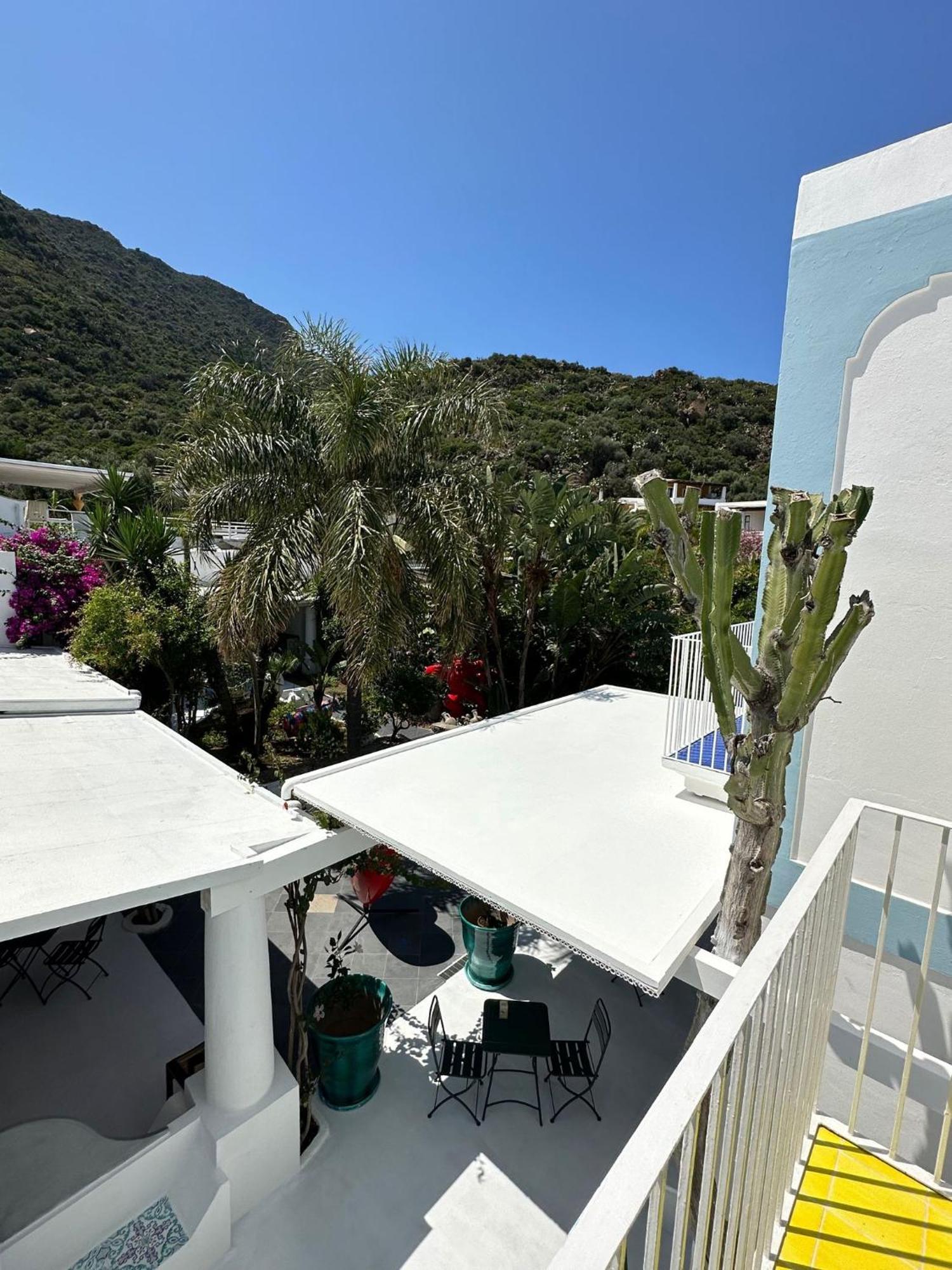Art B&B Panarea Buitenkant foto
