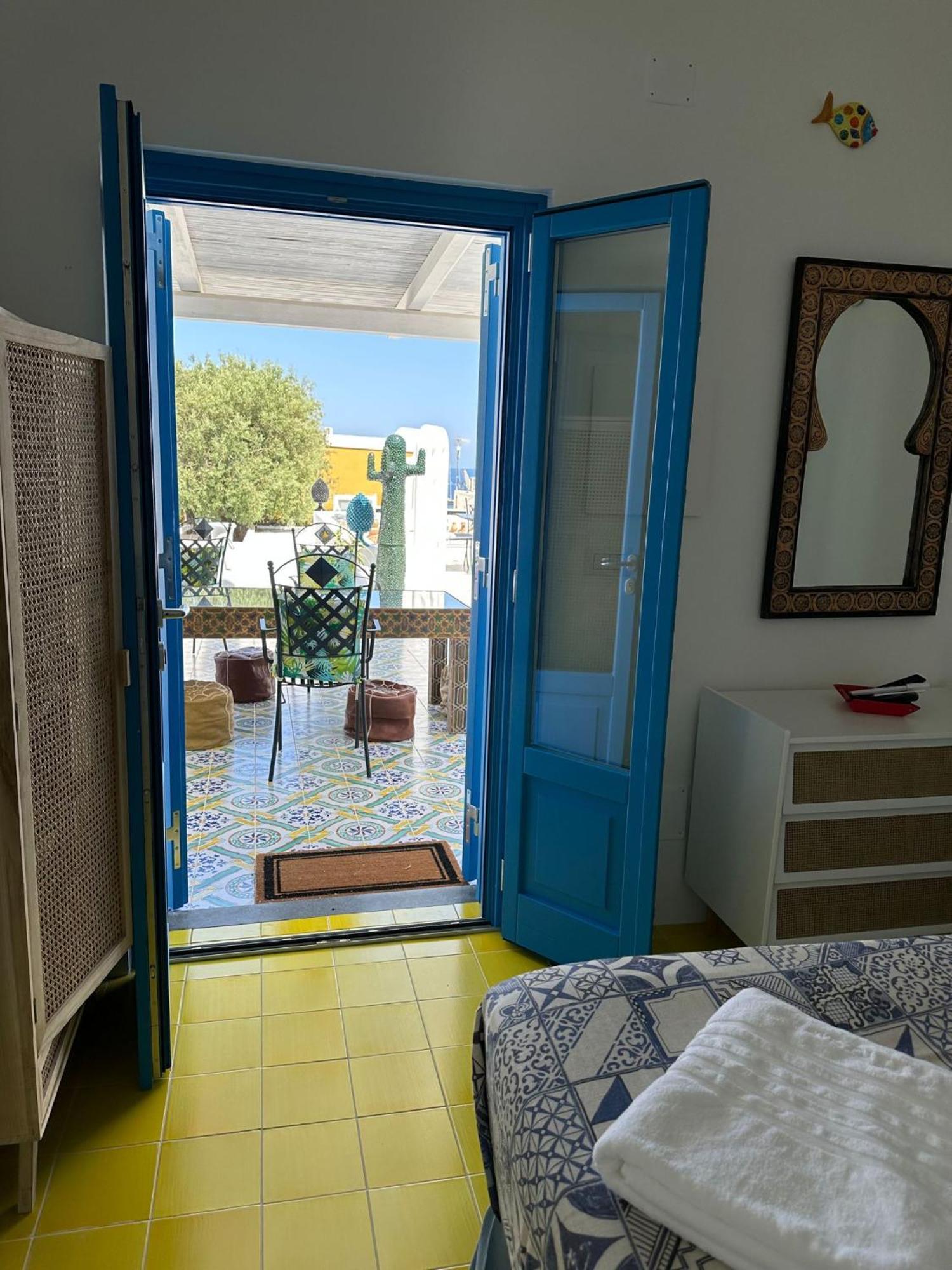 Art B&B Panarea Buitenkant foto